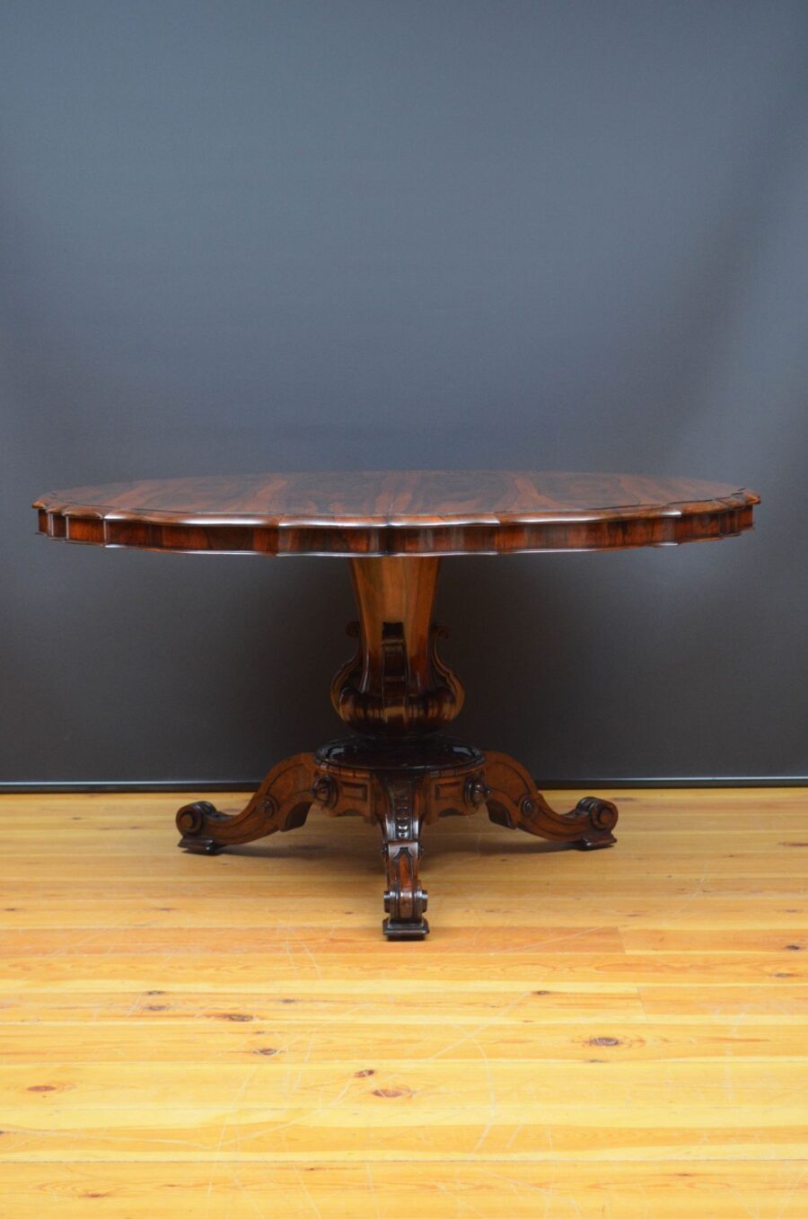 Victorian Rosewood Dining / Centre Table in The Manner of Robert Strahan & Co - Image 4