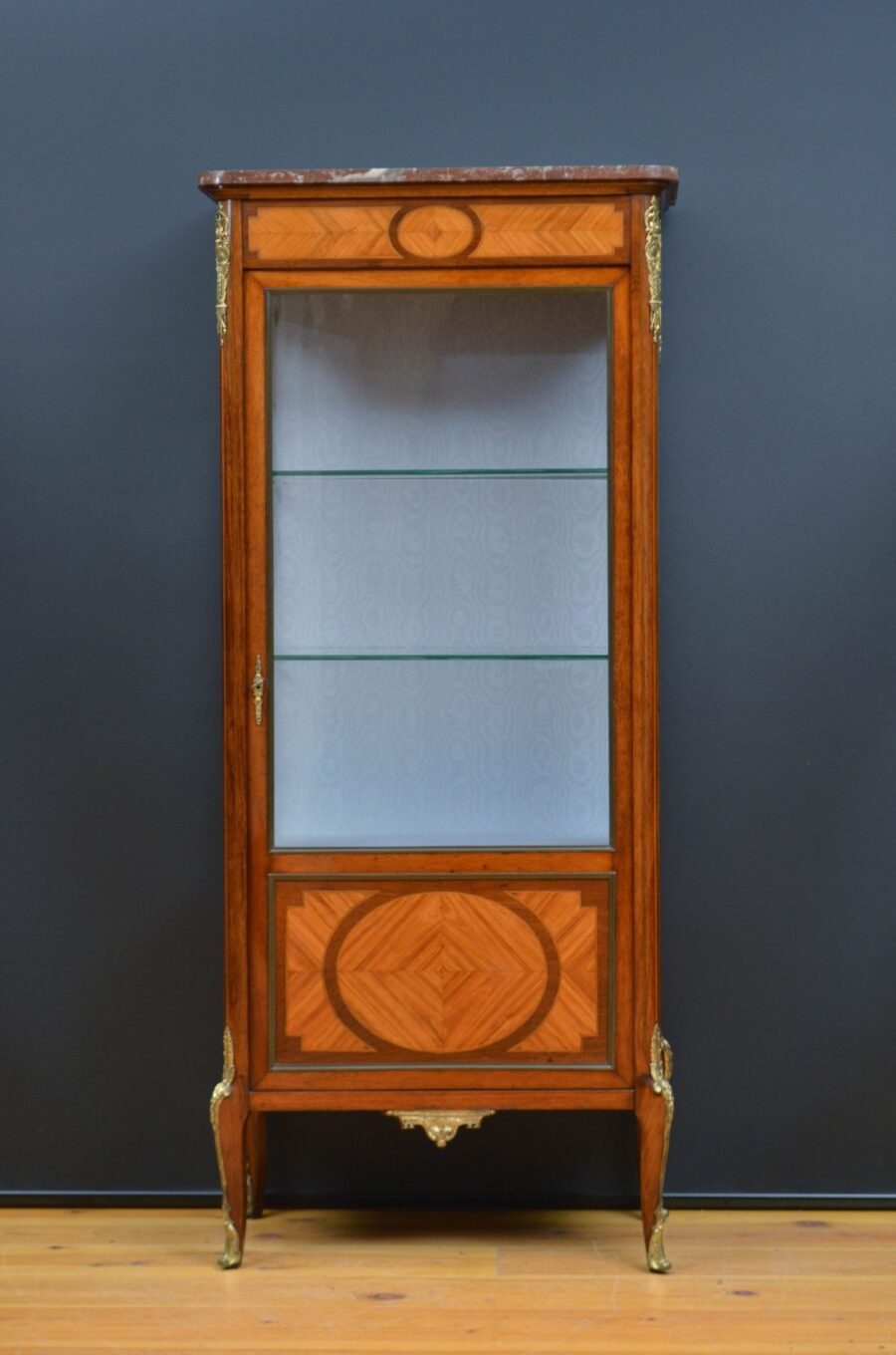 Fine Turn of The Century Vitrine - Image 2