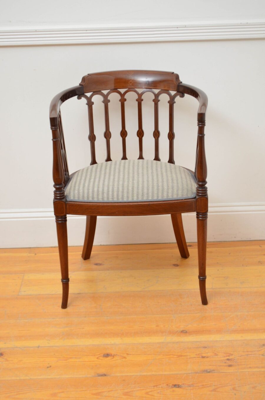 Edwardian Mahogany Tub Chair - Image 2