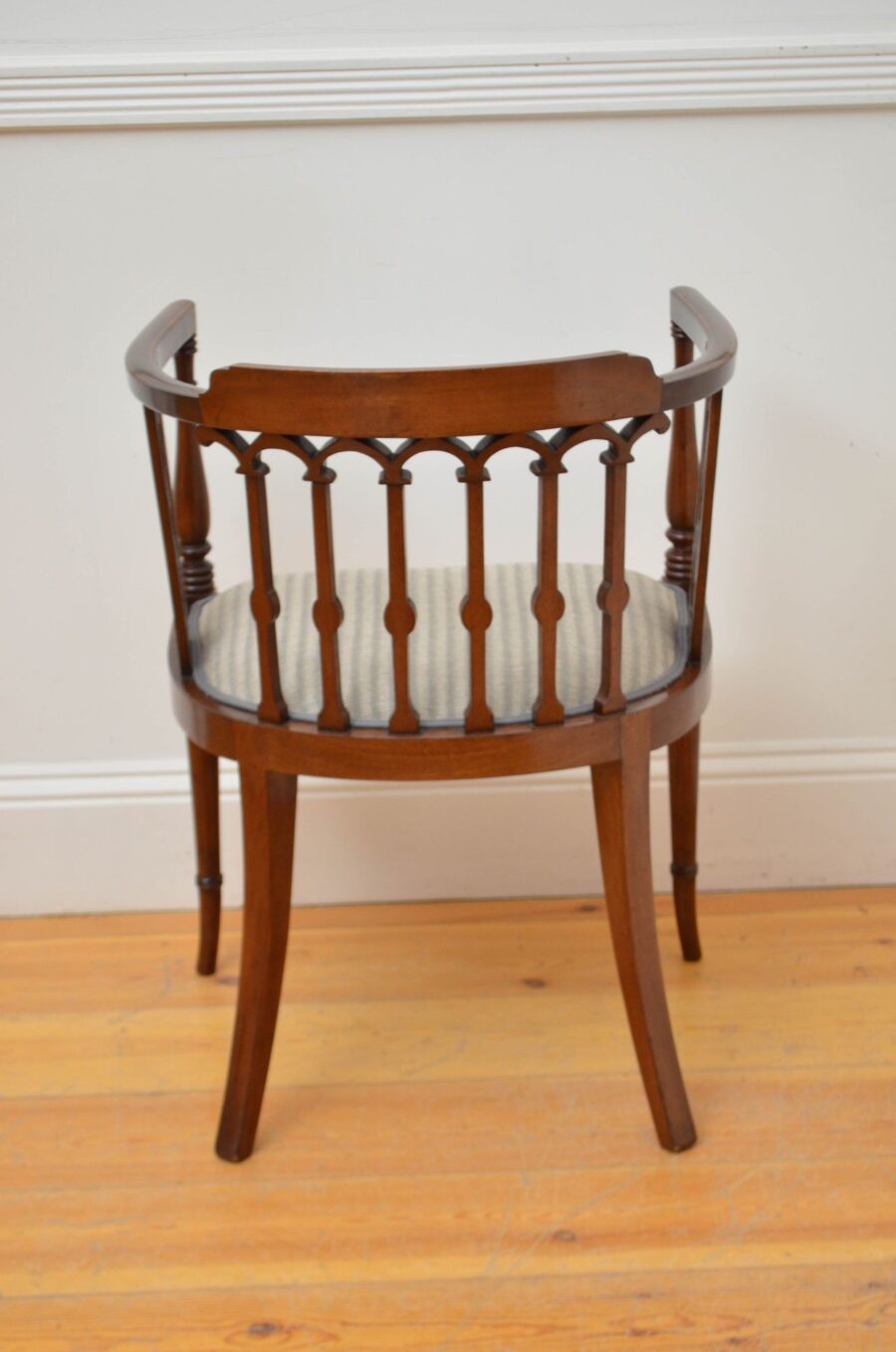 Edwardian Mahogany Tub Chair - Image 5