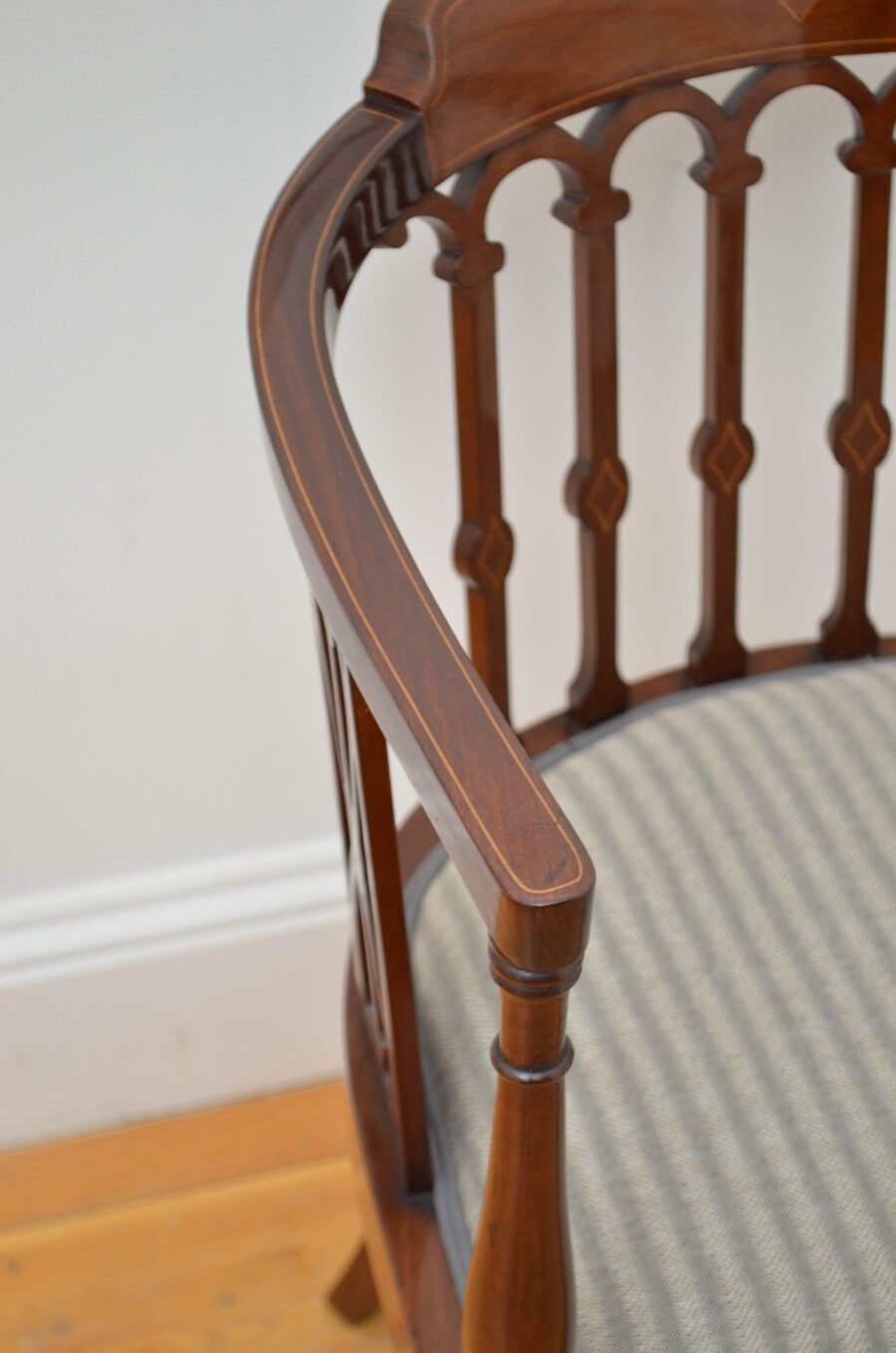 Edwardian Mahogany Tub Chair - Image 10