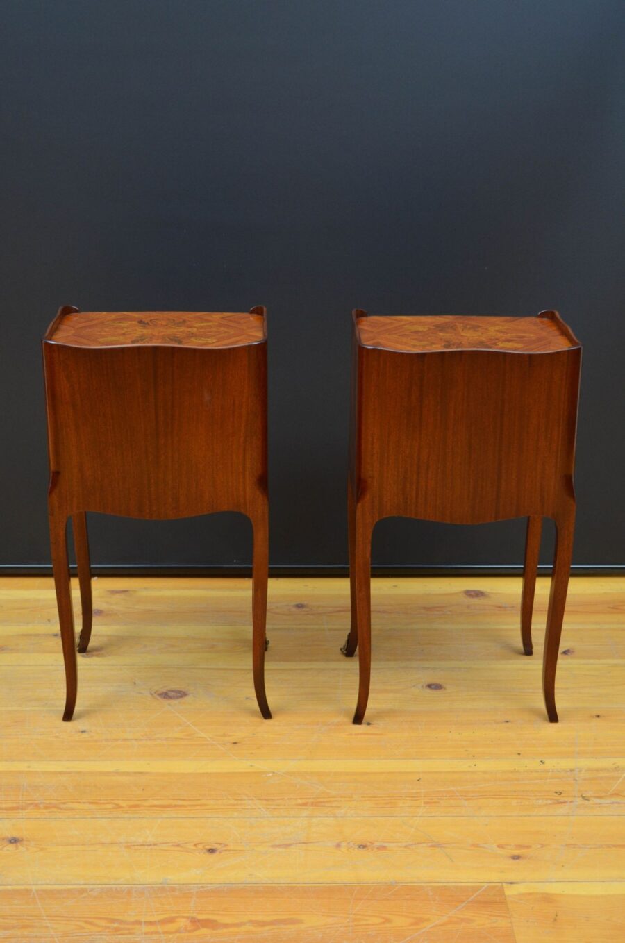 Pair of Tulipwood Bedside Chests / Bedside Cabinets - Image 11