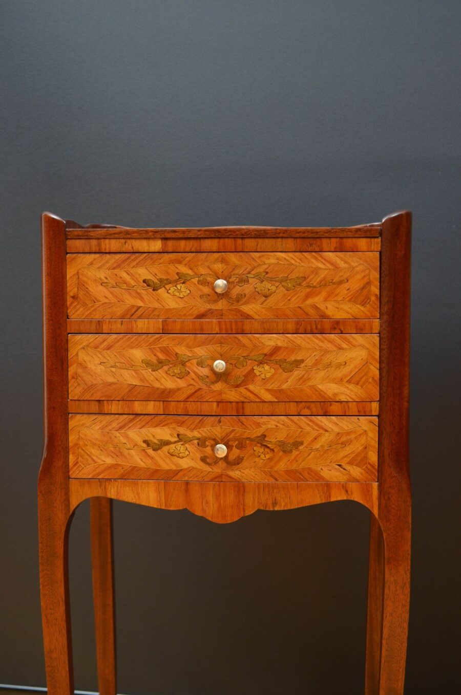 Pair of Tulipwood Bedside Chests / Bedside Cabinets - Image 6