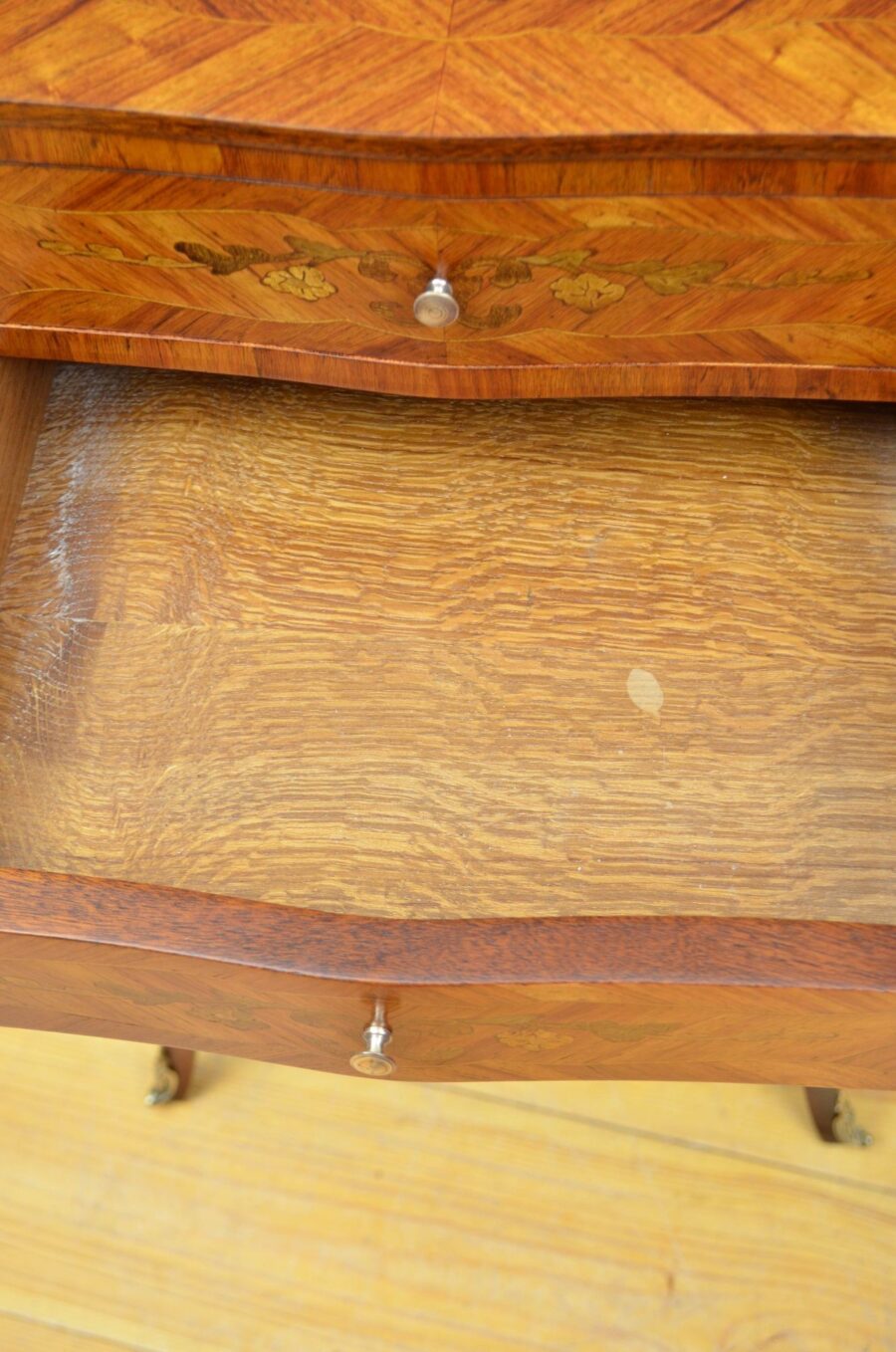 Pair of Tulipwood Bedside Chests / Bedside Cabinets - Image 9