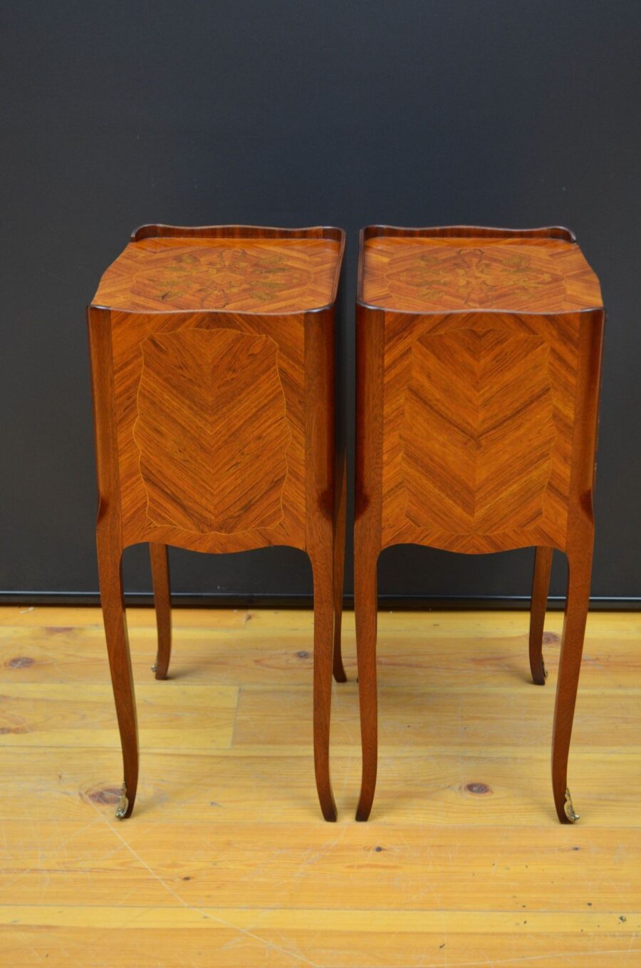 Pair of Tulipwood Bedside Chests / Bedside Cabinets - Image 10