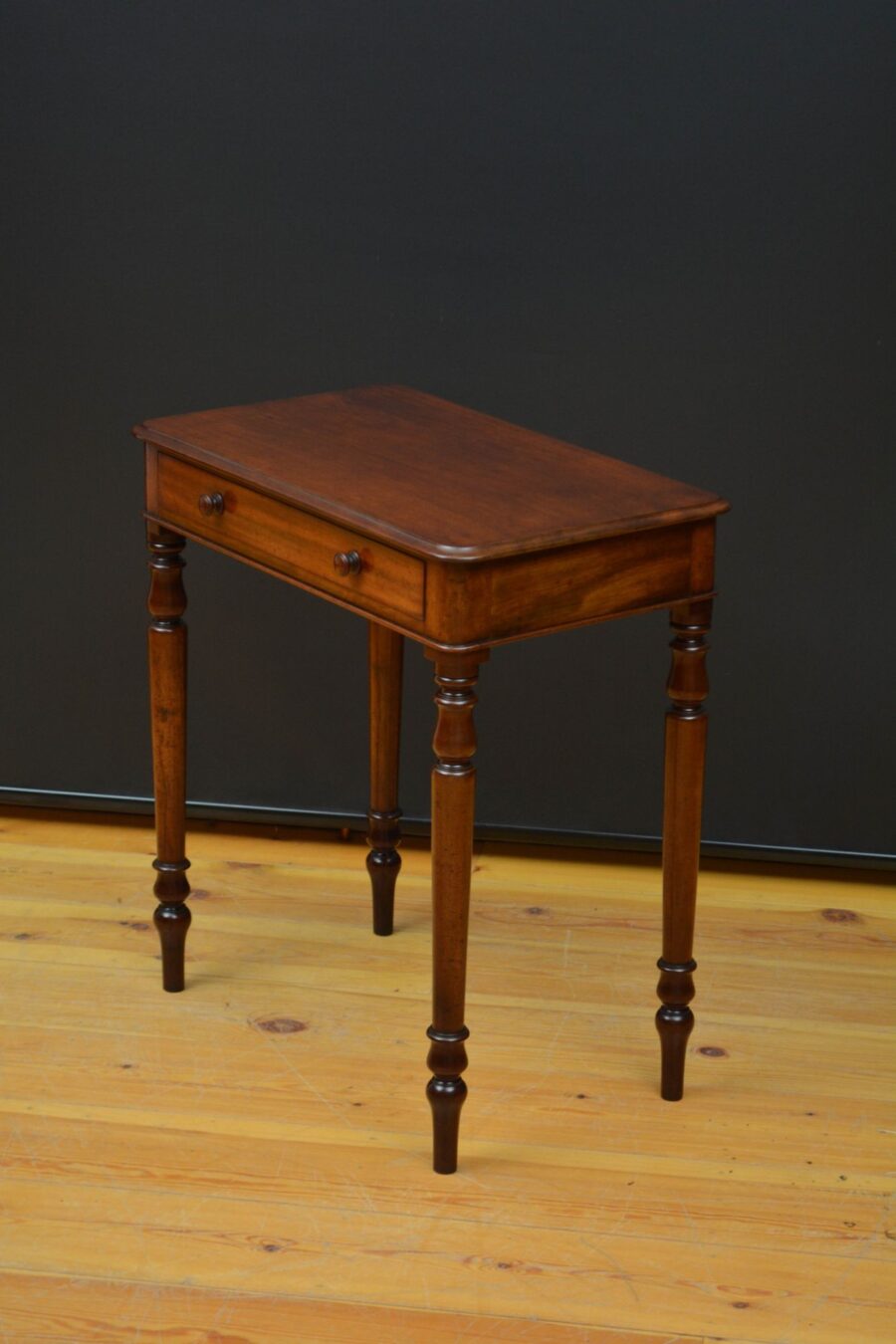 George IV Mahogany Occasional Table / Side Table