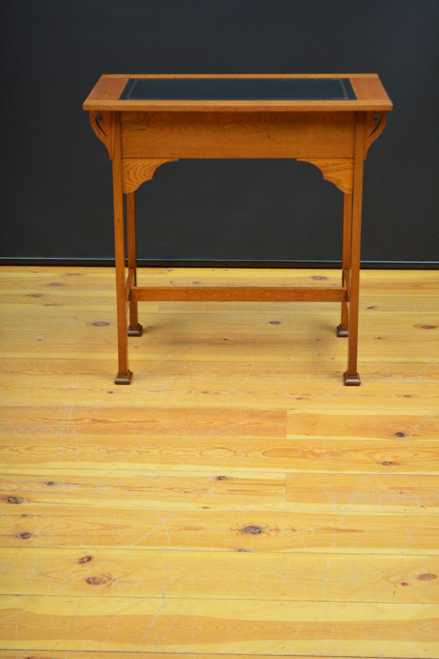 Arts and Crafts Solid Oak Side Table / Writing Table - Image 17