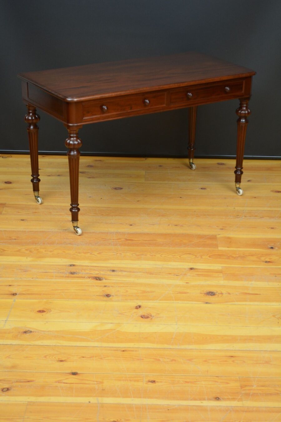 Victorian Mahogany Writing Table / Dressing Table - Image 3