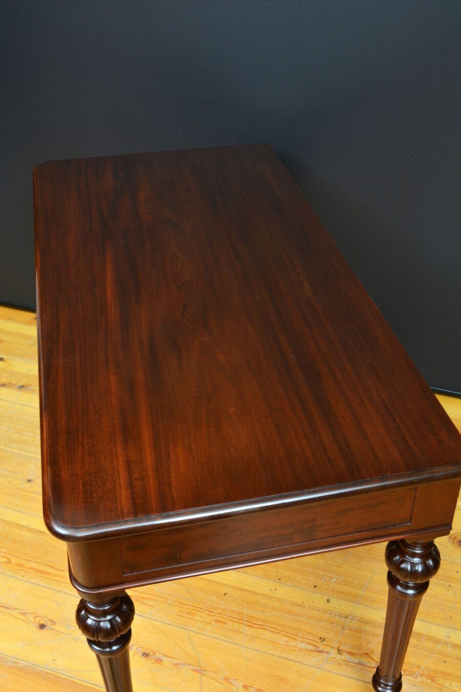 Victorian Mahogany Writing Table / Dressing Table - Image 6
