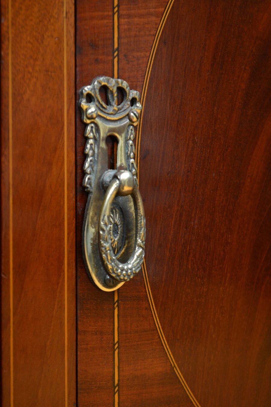 Edwardian Pair of Bedside Cabinets in Mahogany - Image 6
