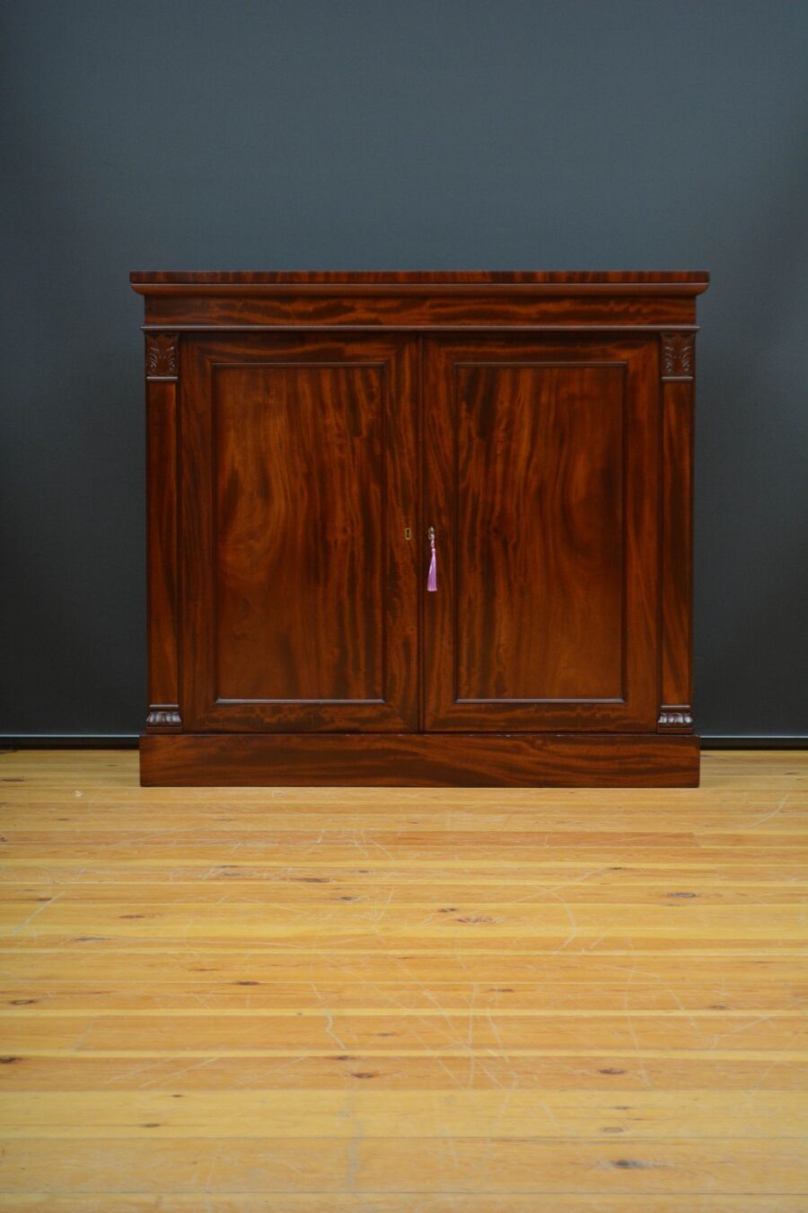 Finest Quality English William IV Two Door Chiffonier in Mahogany - Image 2
