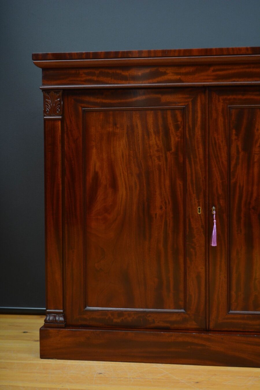 Finest Quality English William IV Two Door Chiffonier in Mahogany - Image 6