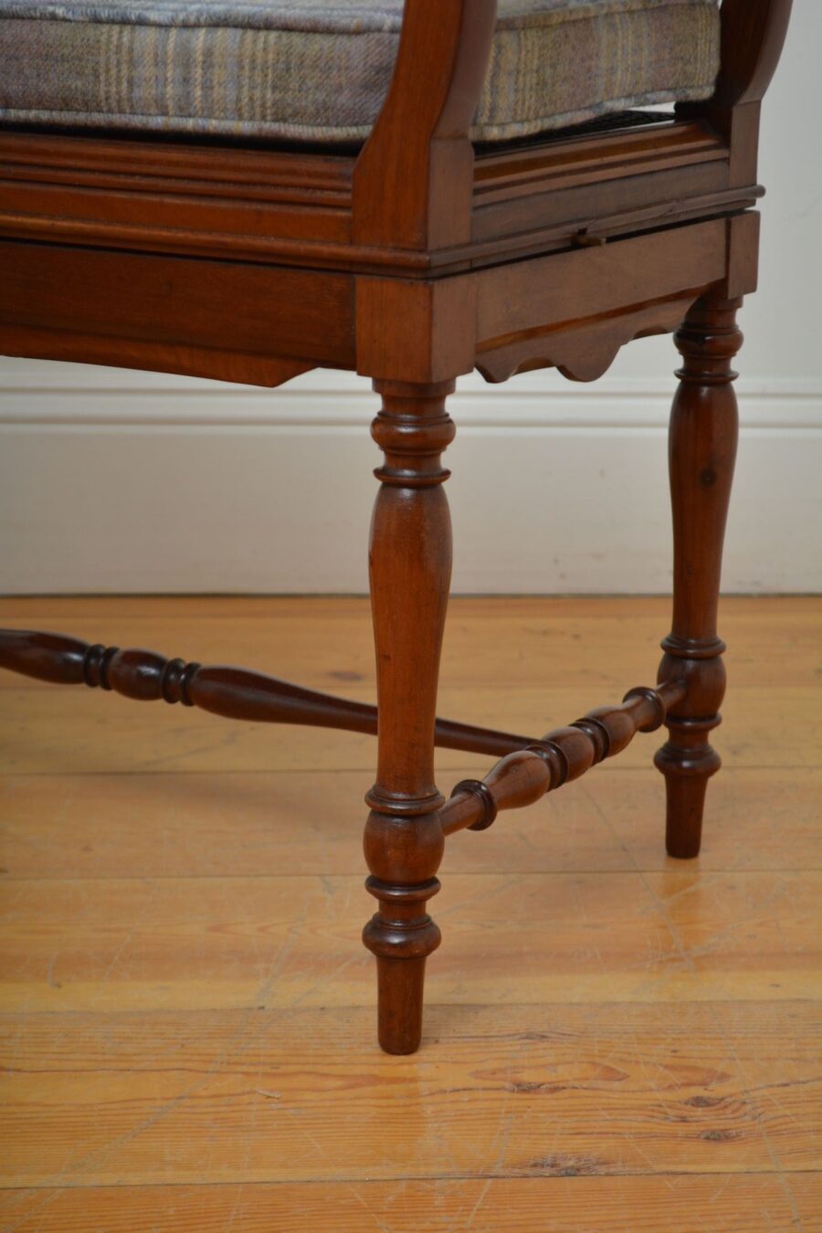 Victorian Walnut Music Stool / Piano Stool / Dressing Stool - Image 12