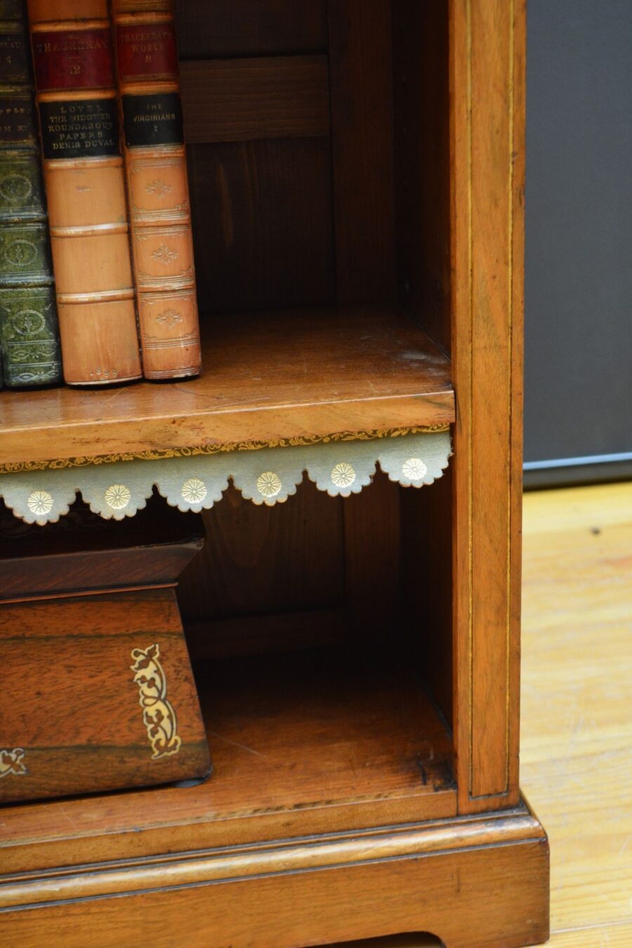 English Figured Walnut Open Bookcase with Marble Top - Image 12