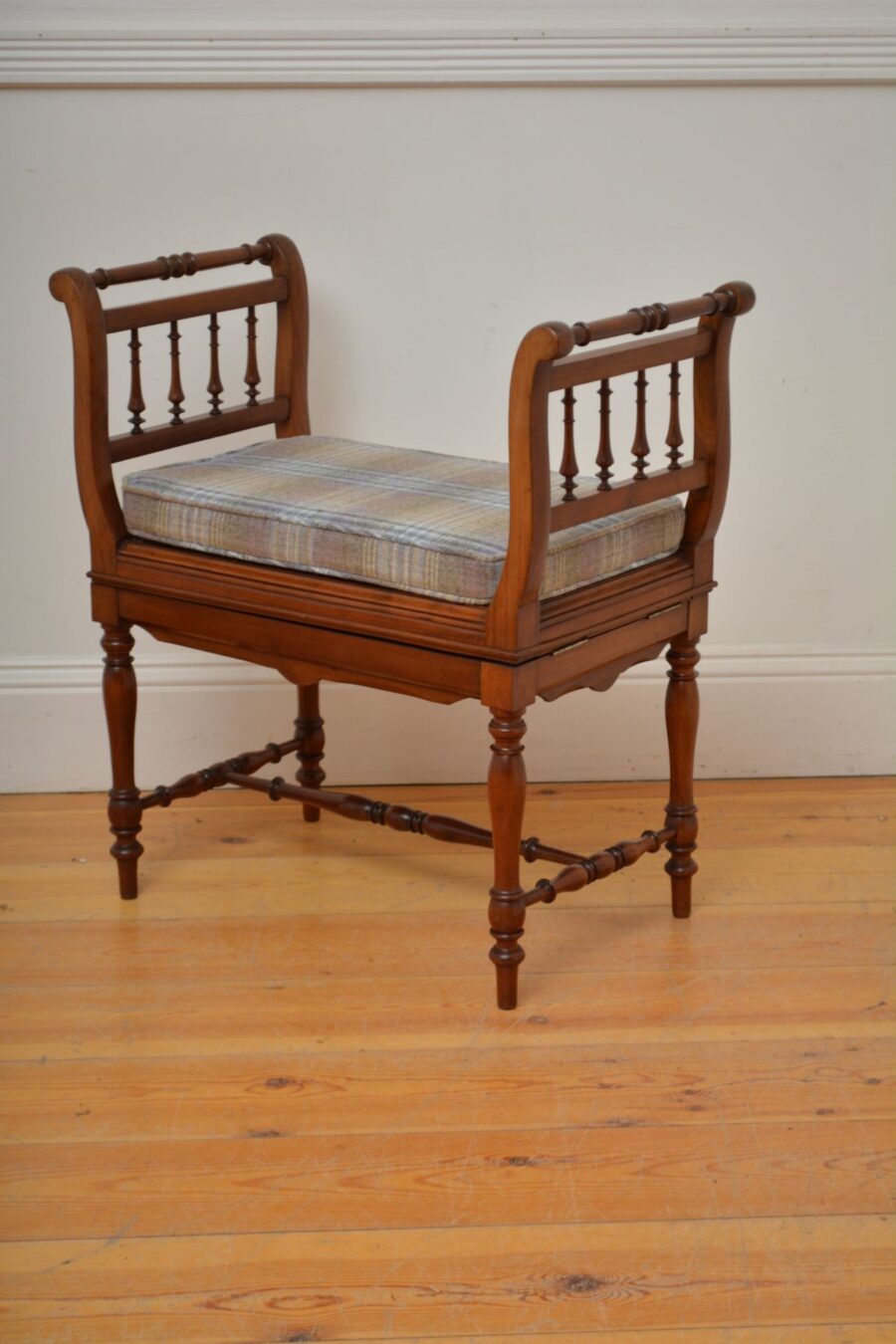 Victorian Walnut Music Stool / Piano Stool / Dressing Stool - Image 2
