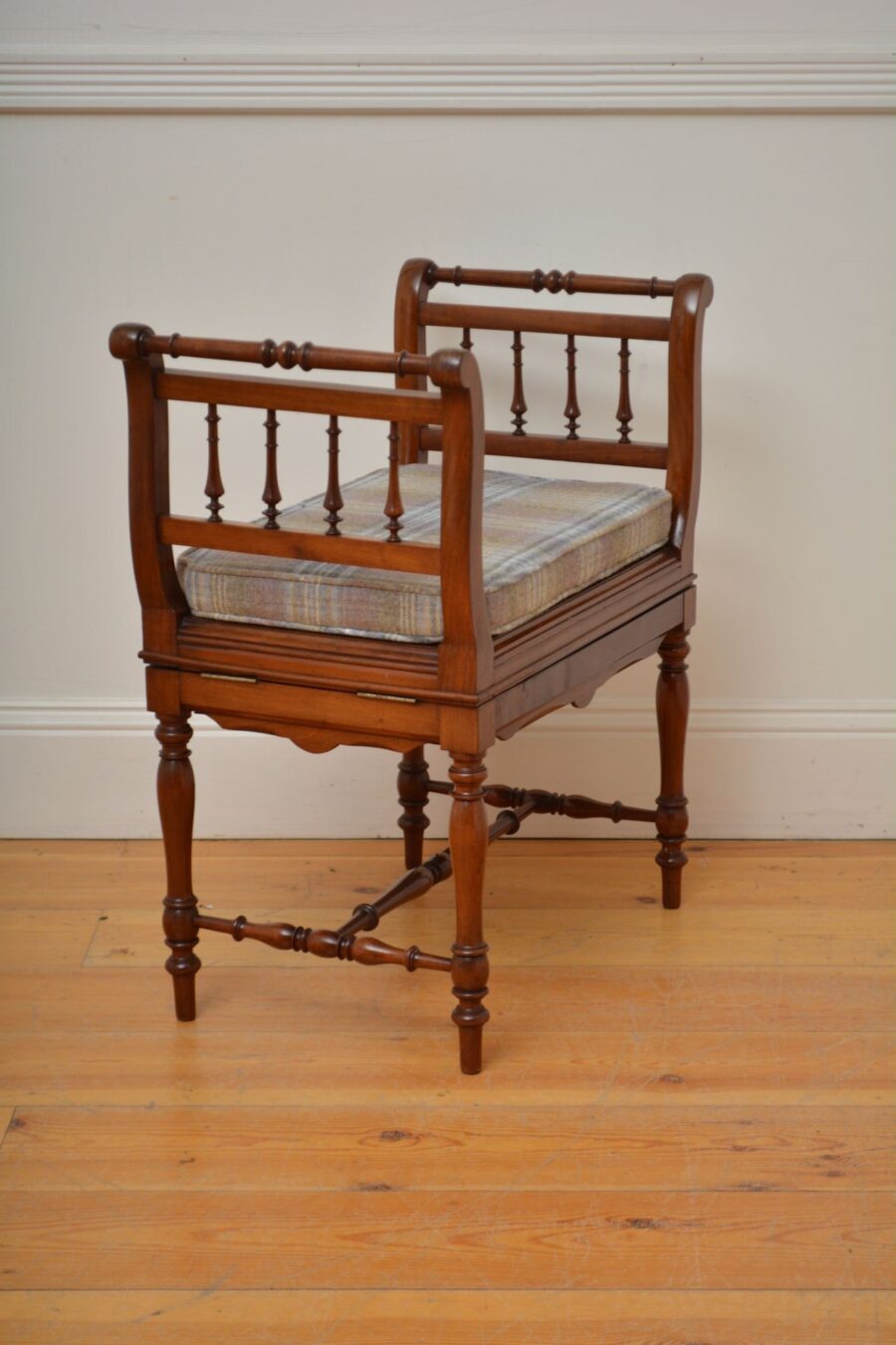Victorian Walnut Music Stool / Piano Stool / Dressing Stool - Image 3