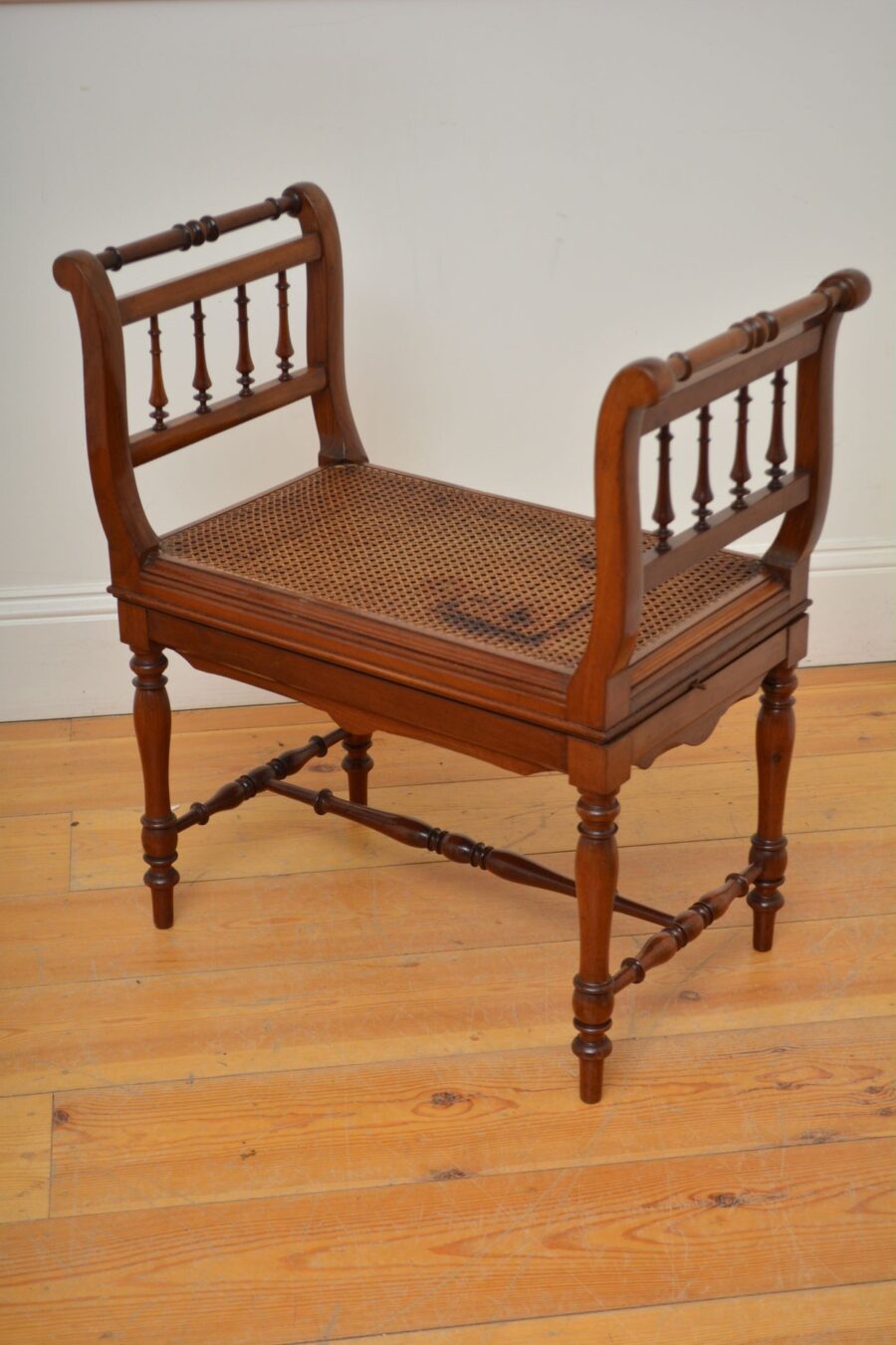 Victorian Walnut Music Stool / Piano Stool / Dressing Stool - Image 5