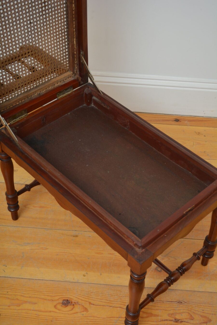 Victorian Walnut Music Stool / Piano Stool / Dressing Stool - Image 9