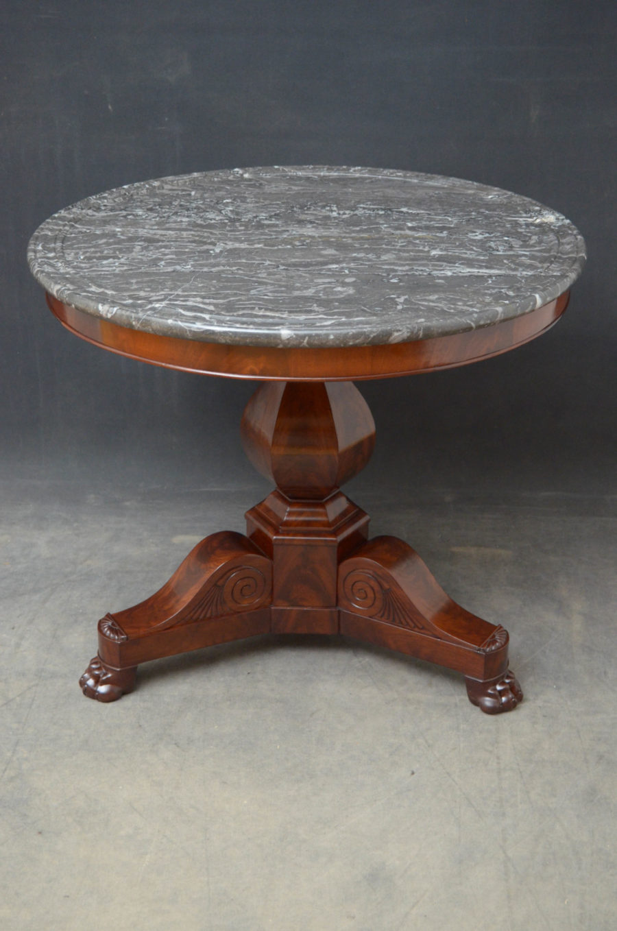 Early 19th Century Mahogany Centre Table