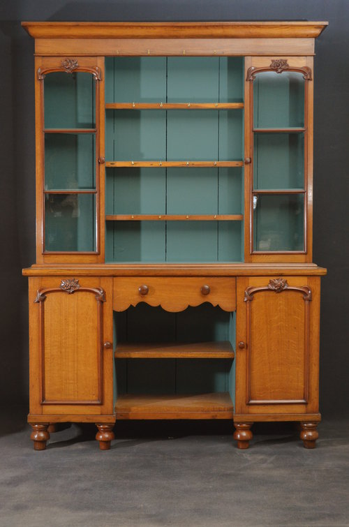 Fine Victorian Oak Dresser